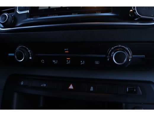Peugeot Expert 2.0 BlueHDI 180 Premium Pack | Trekhaak | Sensoren | Navi | Carplay | Klep met ruit | Airco ActivLease financial lease