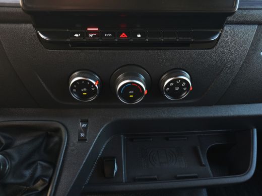 Renault Master T35 2.3 dCi LowLiner - 146 Pk - Euro 6 - Navi - Airco - Cruise Control ActivLease financial lease