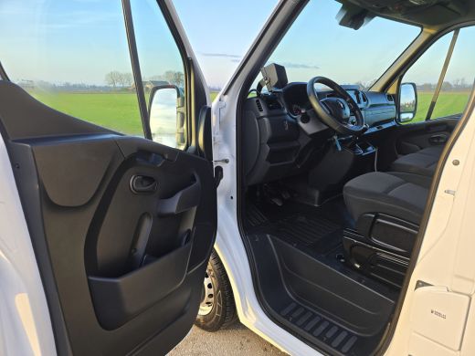Renault Master T35 2.3 dCi LowLiner - 146 Pk - Euro 6 - Navi - Airco - Cruise Control ActivLease financial lease