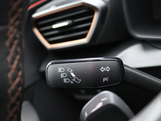 Seat Leon Sportstourer 1.4 e-Hybrid Business 204PK DSG full led, adaptive cruise met travel assist, stuur-stoelverwarmin... ActivLease financial lease