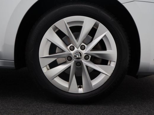 Skoda Octavia Combi 1.0 e-TSi 110 Pk Automaat Business Edition | Cruise Control | Parkeersensoren | CarPlay | N... ActivLease financial lease