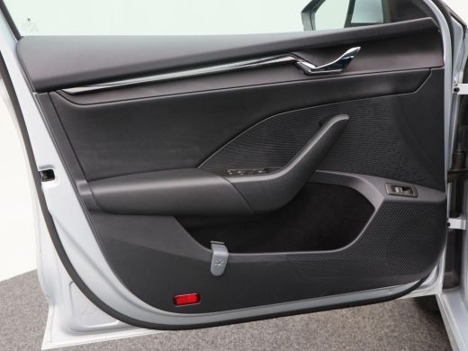 Skoda Octavia Combi 1.0 e-TSi 110 Pk Automaat Business Edition | Cruise Control | Parkeersensoren | CarPlay | N... ActivLease financial lease