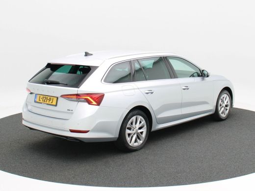 Skoda Octavia Combi 1.0 e-TSi 110 Pk Automaat Business Edition | Cruise Control | Parkeersensoren | CarPlay | N... ActivLease financial lease