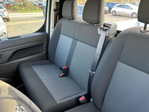 Toyota PROACE Electric Truck Extra Range Navigator 75 kWh | All-in prijs | Openlaadbak | Zwaailamp | Trekhaak | Navigatie | ActivLease financial lease