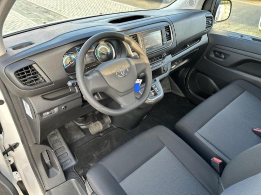 Toyota PROACE Electric Truck Extra Range Navigator 75 kWh | All-in prijs | Openlaadbak | Zwaailamp | Trekhaak | Navigatie | ActivLease financial lease