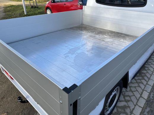 Toyota PROACE Electric Truck Extra Range Navigator 75 kWh | All-in prijs | Openlaadbak | Zwaailamp | Trekhaak | Navigatie | ActivLease financial lease