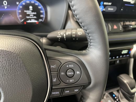 Toyota RAV4 2.5 Hybrid AWD Bi-Tone ActivLease financial lease