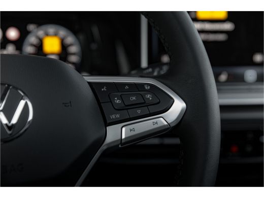 Volkswagen Golf 1.5 eHybrid 204 Pk Life Edition | Panorama dak | 19" LM | Trekhaak | Camera | Stoel + Stuurverw. | ActivLease financial lease