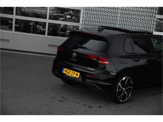 Volkswagen Golf 1.5 eHybrid 204 Pk Life Edition | Panorama dak | 19" LM | Trekhaak | Camera | Stoel + Stuurverw. | ActivLease financial lease