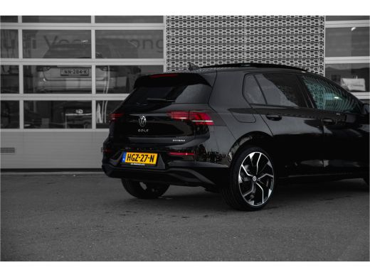 Volkswagen Golf 1.5 eHybrid 204 Pk Life Edition | Panorama dak | 19" LM | Trekhaak | Camera | Stoel + Stuurverw. | ActivLease financial lease