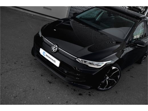 Volkswagen Golf 1.5 eHybrid 204 Pk Life Edition | Panorama dak | 19" LM | Trekhaak | Camera | Stoel + Stuurverw. | ActivLease financial lease