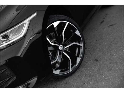 Volkswagen Golf 1.5 eHybrid 204 Pk Life Edition | Panorama dak | 19" LM | Trekhaak | Camera | Stoel + Stuurverw. | ActivLease financial lease