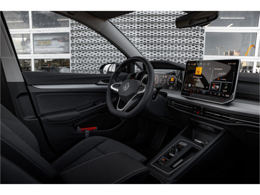 Volkswagen Golf 1.5 eHybrid 204 Pk Life Edition | Panorama dak | 19" LM | Trekhaak | Camera | Stoel + Stuurverw. | ActivLease financial lease