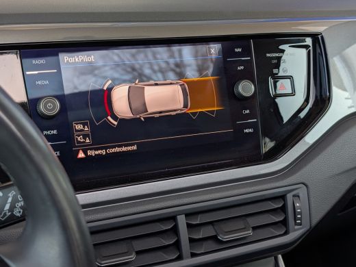 Volkswagen Polo 1.0 TSI Highline | Panoramadak | LED | Clima | PDC ActivLease financial lease