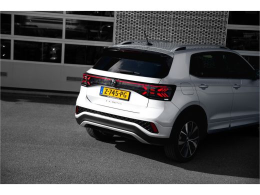 Volkswagen T-Cross 1.5 TSI R-Line 150pk DSG | Camera | Keyless | Matrix | Stoelverwarming ActivLease financial lease