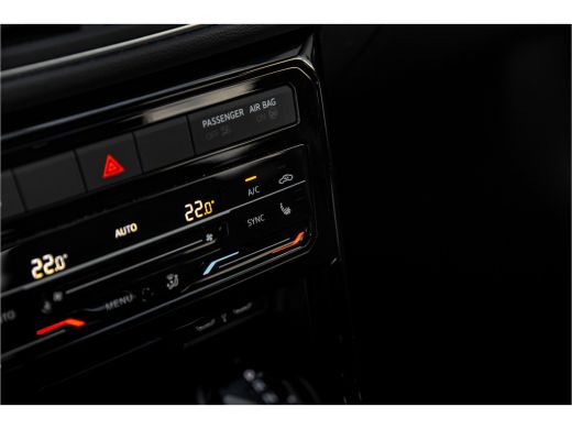 Volkswagen T-Cross 1.5 TSI R-Line 150pk DSG | Camera | Keyless | Matrix | Stoelverwarming ActivLease financial lease
