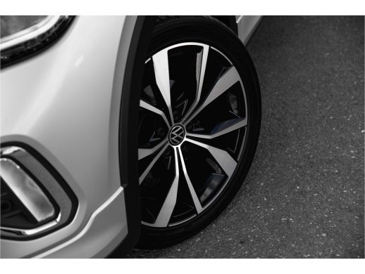 Volkswagen T-Cross 1.5 TSI R-Line 150pk DSG | Camera | Keyless | Matrix | Stoelverwarming ActivLease financial lease