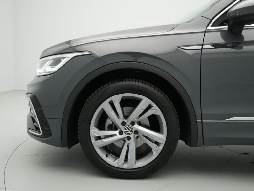 Volkswagen Tiguan 1.5 TSI 150pk DSG R-Line Business+ Navigatie Wegkl. trekhaak Acc Elek. kofferklep 36 ActivLease financial lease