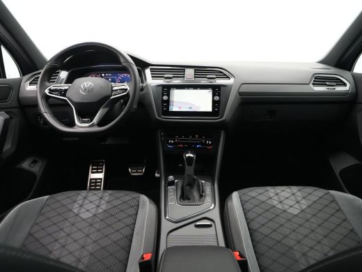 Volkswagen Tiguan 1.5 TSI 150pk DSG R-Line Business+ Navigatie Wegkl. trekhaak Acc Elek. kofferklep 36 ActivLease financial lease