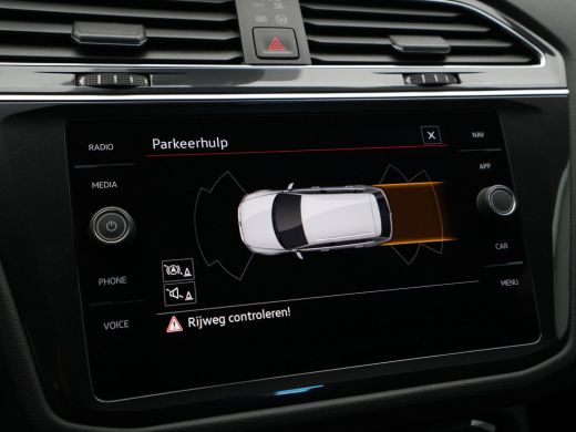 Volkswagen Tiguan 1.5 TSI 150pk DSG R-Line Business+ Navigatie Wegkl. trekhaak Acc Elek. kofferklep 36 ActivLease financial lease