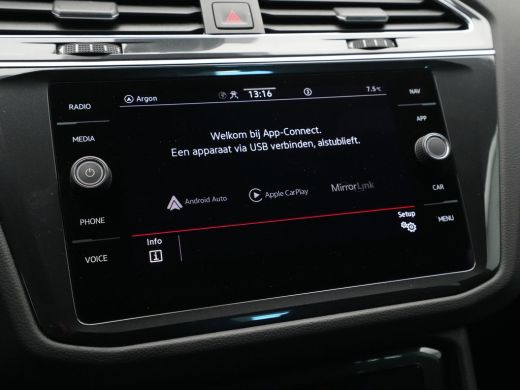 Volkswagen Tiguan 1.5 TSI 150pk DSG R-Line Business+ Navigatie Wegkl. trekhaak Acc Elek. kofferklep 36 ActivLease financial lease
