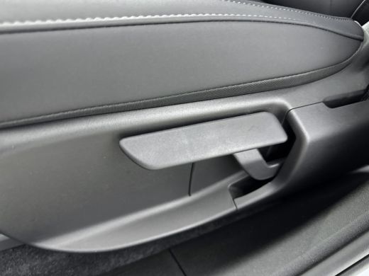 Volvo  EX30 Volvo Single Motor Extended Range Plus 69 kWh | B&O Audio | Stoel en stuurverwarming | 476km WLPT... ActivLease financial lease