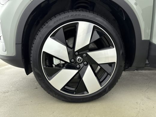 Volvo  EX40 Volvo Single Motor Extended Range Plus 82 kWh | Trekhaak | 20 inch LM | Extra Getint glas | Stoel... ActivLease financial lease