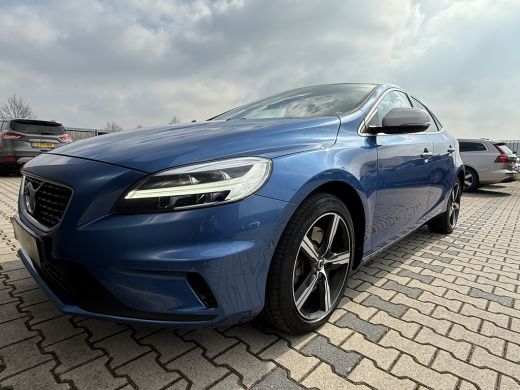 Volvo  V40 T3 Polar+ Sport | R-Design | Panoramadak | Harman/Kardon | Stoelverwarming | Camera | Keyless ActivLease financial lease