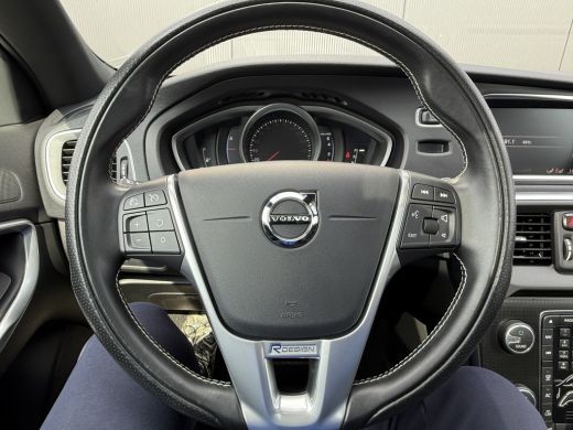 Volvo  V40 T3 Polar+ Sport | R-Design | Panoramadak | Harman/Kardon | Stoelverwarming | Camera | Keyless ActivLease financial lease