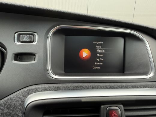 Volvo  V40 T3 Polar+ Sport | R-Design | Panoramadak | Harman/Kardon | Stoelverwarming | Camera | Keyless ActivLease financial lease