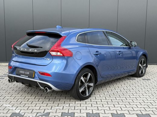 Volvo  V40 T3 Polar+ Sport | R-Design | Panoramadak | Harman/Kardon | Stoelverwarming | Camera | Keyless ActivLease financial lease