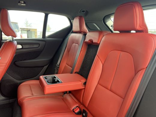 Volvo  XC40 T2 Inscription | Leder | 19 Inch | Trekhaak | Adaptive Cruise | BLIS | DAB | Keyless | Elektrisch... ActivLease financial lease