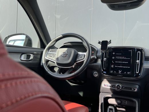 Volvo  XC40 T2 Inscription | Leder | 19 Inch | Trekhaak | Adaptive Cruise | BLIS | DAB | Keyless | Elektrisch... ActivLease financial lease