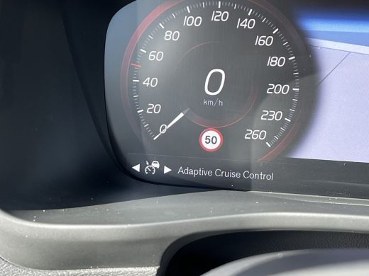 Volvo  XC40 T2 Inscription | Leder | 19 Inch | Trekhaak | Adaptive Cruise | BLIS | DAB | Keyless | Elektrisch... ActivLease financial lease