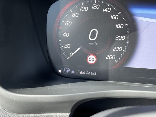 Volvo  XC40 T2 Inscription | Leder | 19 Inch | Trekhaak | Adaptive Cruise | BLIS | DAB | Keyless | Elektrisch... ActivLease financial lease