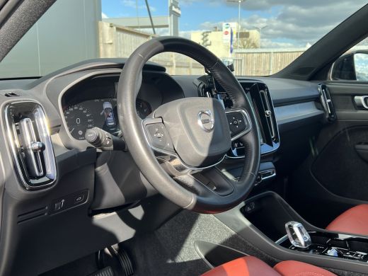 Volvo  XC40 T2 Inscription | Leder | 19 Inch | Trekhaak | Adaptive Cruise | BLIS | DAB | Keyless | Elektrisch... ActivLease financial lease