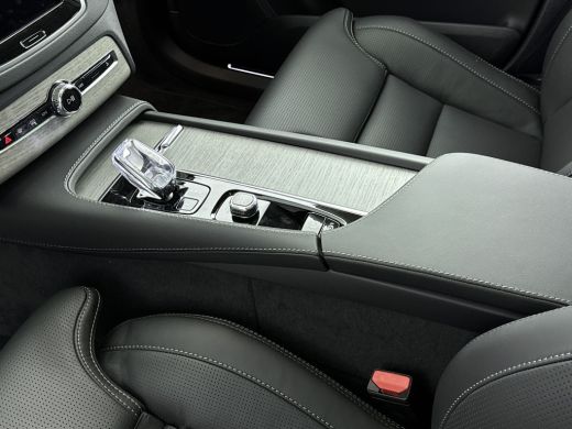 Volvo  XC90 Volvo 2.0 T8 Plug-in hybrid AWD Ultra Dark | Spoiler Pakket | Massage stoelen | Bowers & Wilkins ... ActivLease financial lease