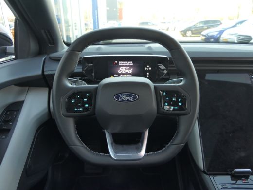 Ford Explorer Premium Extended Range RWD 77 kWh | Panoramadak | Massage | 360 Camera | Matrix-LED | Stoelverwar... ActivLease financial lease