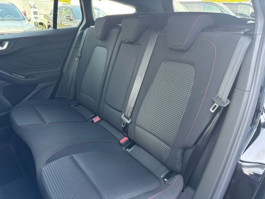 Ford FOCUS Wagon Ford 1.0 EcoBoost Hybrid ST Line X | Camera | Digitaal Dashboard | 18 Inch | Winterpack | Adaptiv... ActivLease financial lease