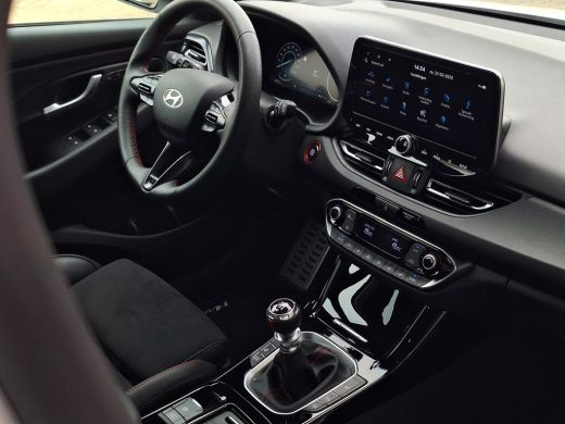 Hyundai i30 Wagon 1.5 T-GDi MHEV N Line | Achteruitrijcamera | Stoel/stuurverwarming | Stoelgeheugen | Half l... ActivLease financial lease