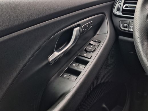 Hyundai i30 Wagon 1.5 T-GDi MHEV N Line | Achteruitrijcamera | Stoel/stuurverwarming | Stoelgeheugen | Half l... ActivLease financial lease