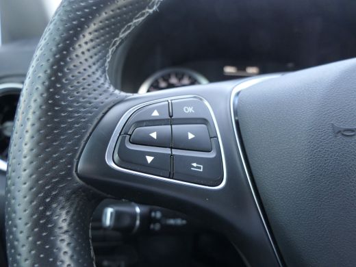 Mercedes eVito Mercedes-Benz Lang 66 kWh | Lichtmetalen Velgen | Camera | Stoelverwarming | 3-Zits | Dodehoek De... ActivLease financial lease