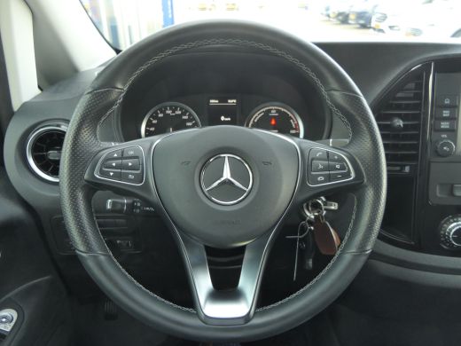 Mercedes eVito Mercedes-Benz Lang 66 kWh | Lichtmetalen Velgen | Camera | Stoelverwarming | 3-Zits | Dodehoek De... ActivLease financial lease