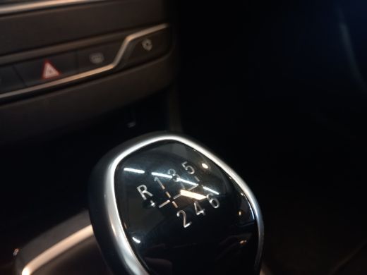 Peugeot 308 SW Peugeot 1.2 PureTech Blue Lease Active | Achteruitrijcamera | Navigatiesysteem full map | Park... ActivLease financial lease