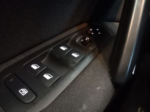 Peugeot 308 SW Peugeot 1.2 PureTech Blue Lease Active | Achteruitrijcamera | Navigatiesysteem full map | Park... ActivLease financial lease