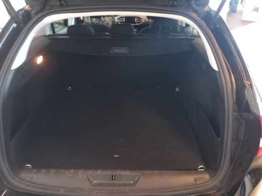 Peugeot 308 SW Peugeot 1.2 PureTech Blue Lease Active | Achteruitrijcamera | Navigatiesysteem full map | Park... ActivLease financial lease