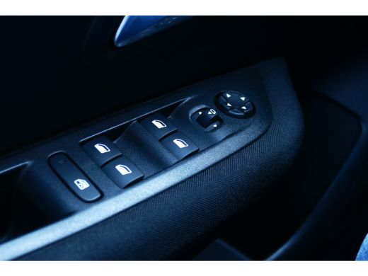 Peugeot e-208 Peugeot EV 136PK 50KWH 5-DRS ACTIVE AUTOMAAT / NAVI / LED / CLIMA / DAB+ / BLUETOOTH / CRUISECONT... ActivLease financial lease