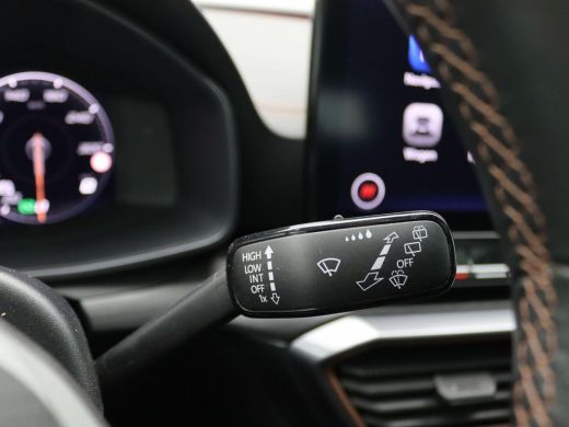 Seat Formentor 1.4 e-Hybrid VZ Performance 245PK DSG supersport-stuur, kuipstoelen, elektrische achterklep, trek... ActivLease financial lease