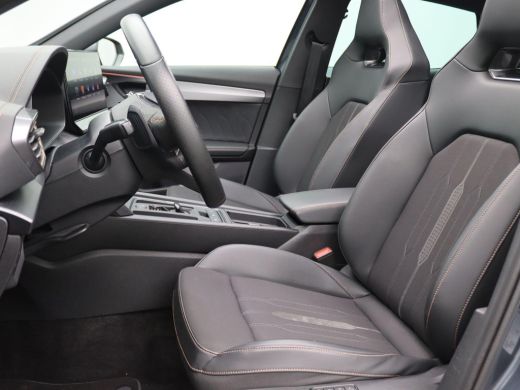 Seat Formentor 1.4 e-Hybrid VZ Performance 245PK DSG supersport-stuur, kuipstoelen, elektrische achterklep, trek... ActivLease financial lease