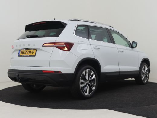 Skoda Karoq 1.5 TSI 150PK ACT Business Edition Plus AUT/DSG | Panorama Dak | Trekhaak (1500KG) | Ledere Bekle... ActivLease financial lease